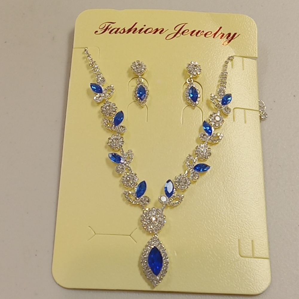 Fashion Jewelry Blue and Silver Necklace Set